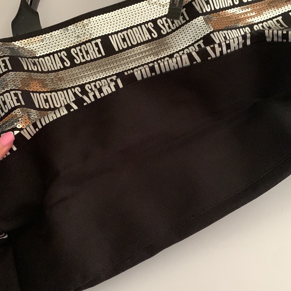 Victoria’s Secret new glitter bag/ make up bag - Picture 10 of 10